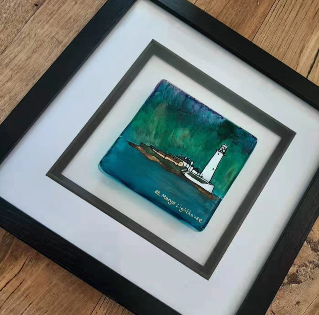 St Marys Lighthouse and Northern Lights